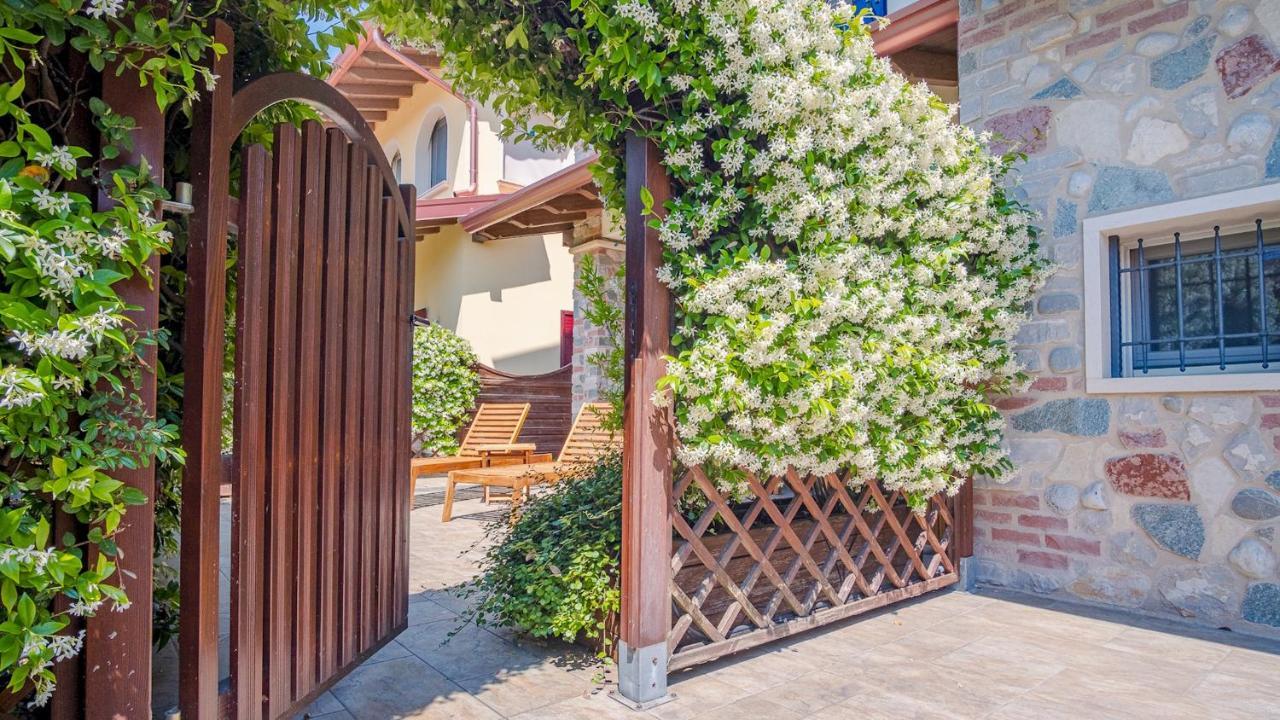 Endless Summer Sirmione - Italian Homing Екстериор снимка